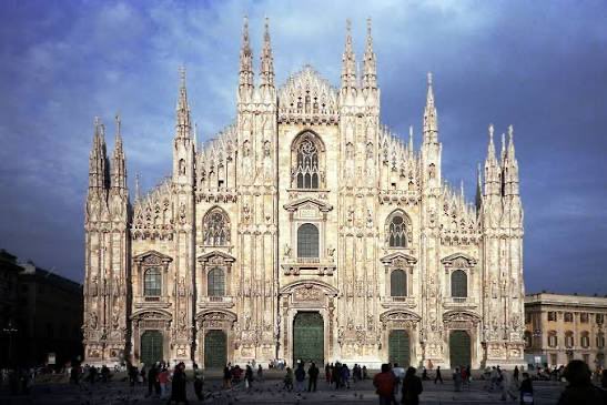 italyfunfacts's tweet photo. Leonardo used tempera on plaster instead of true https://t.co/fmp6KFshvx let him revise—but it didn't last.Restoration has been ongoing since 1726.What we see today is 20% original. The most restored painting on Earth.👉Leonardo's greatest work is mostly gone. #LastSupper https://t.co/yc70VGdfPq