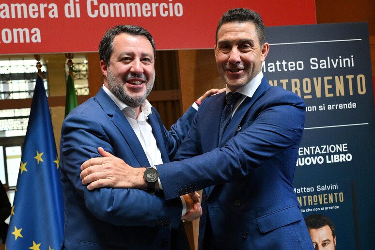 mavilio's tweet photo. A proposito di cavalli ed asini, l'equazione è la seguente grillo:conte=salvini:vannacci. Mi domando se l'ordine è giusto, anche se matematicamente non cambia e come dice #mattarella, la cultura rende liberi https://t.co/ww6O6lI0F1