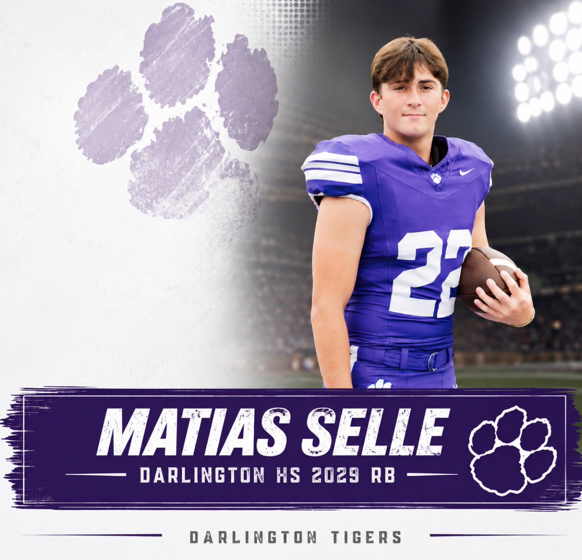mc_Dixo84's tweet photo. Darlington HS (Rome, GA) sophomore RB Matias Selle through just 4 games:👀

✅50 carries
✅452 rushing yards
✅9.04 yards per carry
✅113 rushing yards per game

@RivalsHS @ChadSimmons_ @Darlington19571 @NwGaFootball @OfficialGHSA @On3 @wgstack3335 @RecruitGeorgia @247recruiting https://t.co/DYFEaHutMp