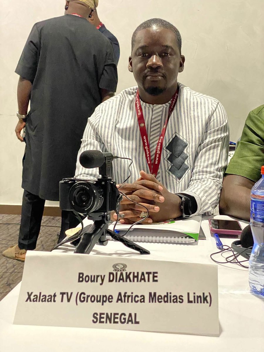 SeyePapeSamba1's tweet photo. Salam! 

Il va très bien, il représente actuellement Xalaat TV au Ghana dans le cadre de la formation organisée par le GIABA. Une formation dédiée aux journalistes d’investigation sur le blanchiment de capitaux et autres crimes financiers. 

Il sera bientôt de retour parmi nous! https://t.co/M5I2C9QCTf