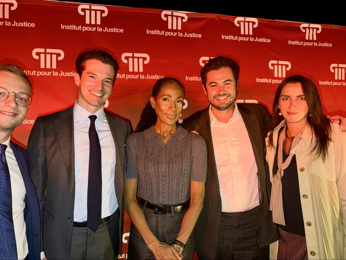 Antonin_FR_'s tweet photo. Ravi de retrouver @christine_kelly et les compagnons du @partiudr pour la soirée de rentrée de @InstitutJustice organisée par son excellent directeur @pierremarieseve !

Un travail titanesque et payant pour réformer notre système judiciaire aujourd'hui si défaillant ! https://t.co/mAmJQ0DMdn