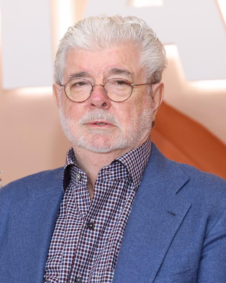 ChaosCrave_'s tweet photo. George Lucas is reportedly lobbying for Christopher Nolan to direct a standalone STAR WARS: DARTH VADER film.

Hayden Christensen is reportedly attached to lead the project, marking his return to the suit for an R-rated, dark-fantasy exploration of the Sith Lord’s peak Imperial era.