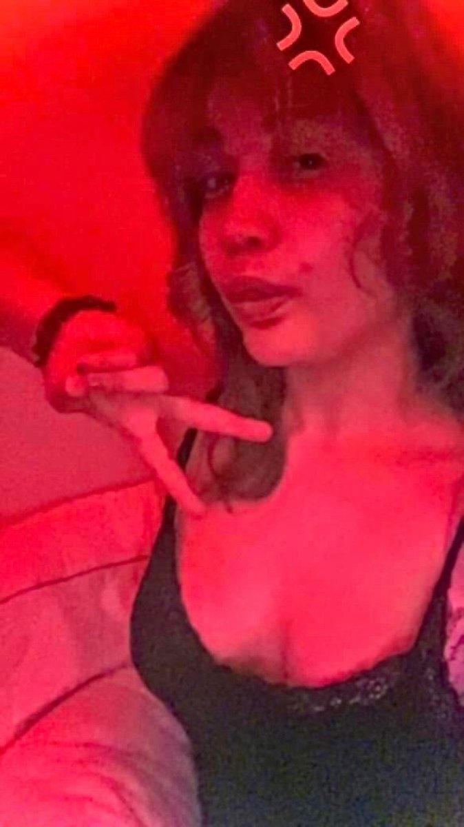 CuckExposer__'s tweet photo. @Jeff55980945 Wants me to post her hot asf slut, DM me if you want to exposed your gf too https://t.co/fVCqSKsDq7