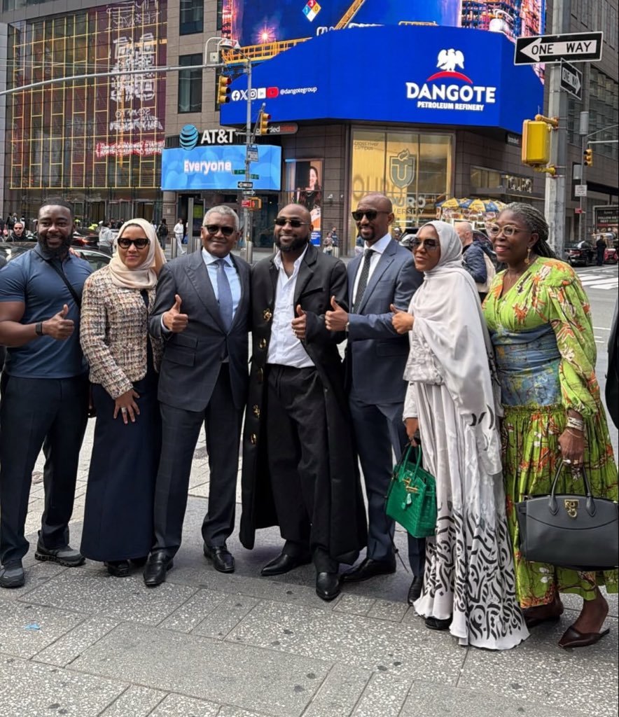JujuDmw's tweet photo. I like as everybody dey move with their set https://t.co/7x8SEiZe2k