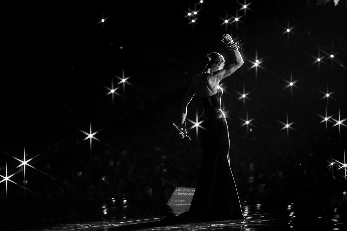 celinedion's tweet photo. L’énergie continue de monter! À demain. ❤️

📸: Inès Ziouane. https://t.co/aiAbcjA01I