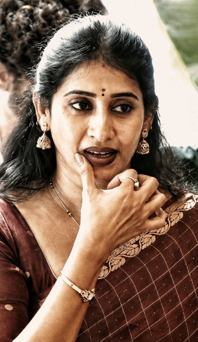 devilqueenpz's tweet photo. Minimum oka ganta dengutanu annanu... 10nimishallo kaarchesela cheekindi lanja🥵🥵 https://t.co/cheVlm6XBF