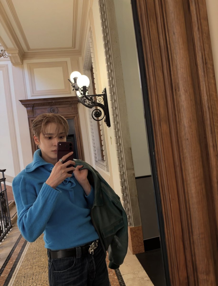 atzsanholic's tweet photo. They give me the same vibes and no one can argue with me on this https://t.co/ZVL348HrYE