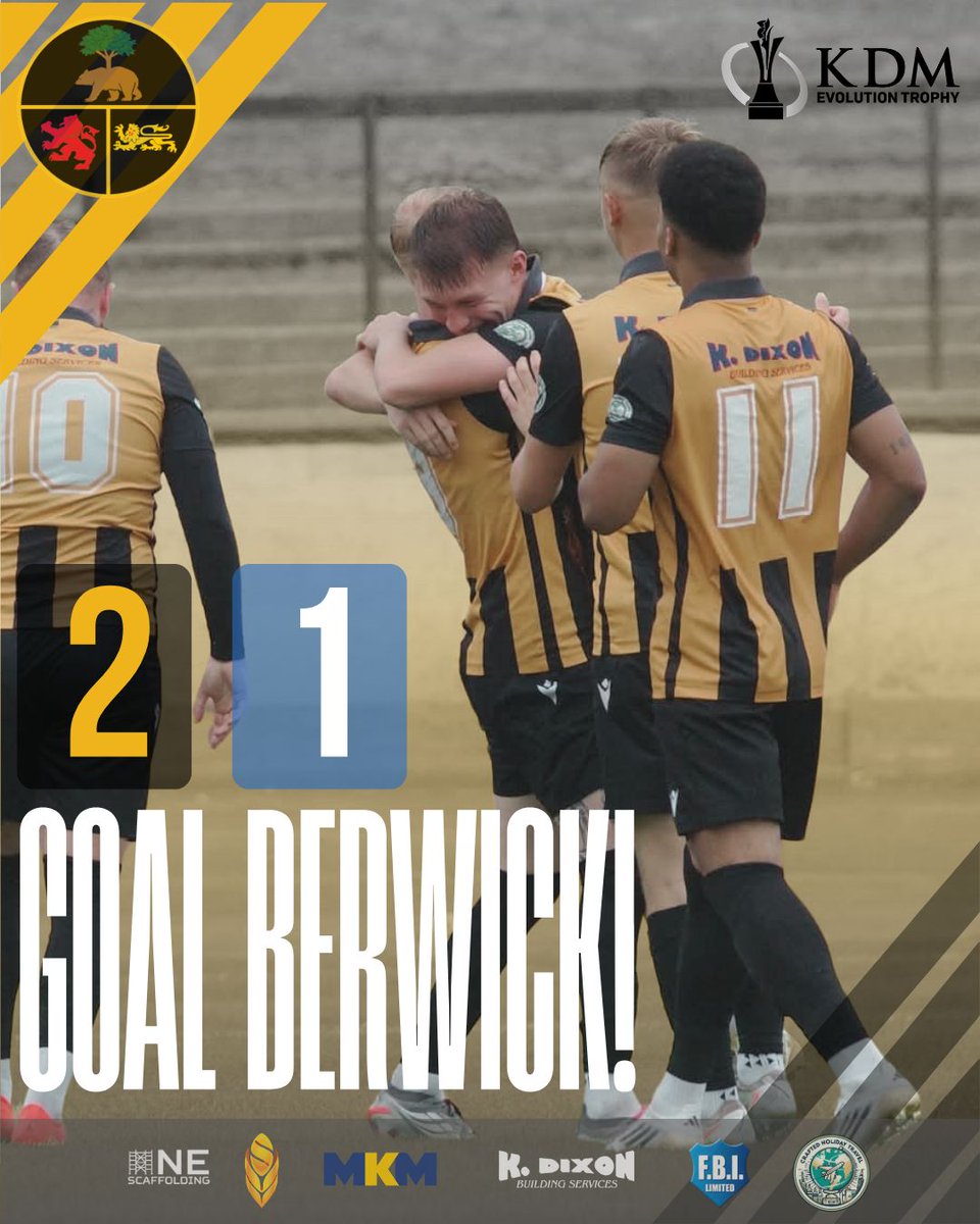 OfficialBRFC's tweet photo. ⚽ | GOAL BERWICK!!

The 'Gers have the lead again, as Kyle Somers lashes in on the volley with the keeper rooted to the spot!

Berwick Rangers 2-1 Stranraer 
57 minutes 

🖤💛 https://t.co/ysDf5K8OEN