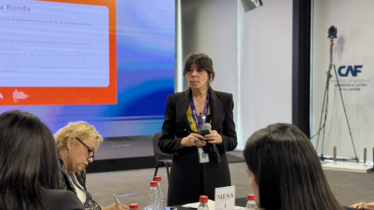 minmujerpy's tweet photo. Trabajo técnico para fortalecer la inclusión laboral y la autonomía económica de las mujeres 🙋‍♀️

Representantes de distintas instituciones participaron de las mesas de trabajo del segmento técnico, donde analizaron las principales brechas y desafíos en educación y tecnología, inclusión laboral, emprendimiento, empresarialidad, cadenas de valor e inversión.

El espacio formó parte del Taller Interinstitucional sobre la Ley Modelo sobre Inclusión Laboral y Fomento del Emprendimiento y Empresarialidad de las Mujeres, desarrollado por el Ministerio de la Mujer junto con la Comisión Interamericana de Mujeres (CIM/OEA), con el apoyo del Gobierno de Francia y de CAF.

Durante la jornada se revisaron el marco normativo, las políticas públicas y las capacidades institucionales existentes, además de identificar medidas y acciones prioritarias para fortalecer la autonomía económica de las mujeres.

El trabajo conjunto permitió construir recomendaciones y definir líneas de acción que servirán como insumo para avanzar en la elaboración de una hoja de ruta orientada a generar más oportunidades para las mujeres.

#GobiernoDelParaguay
