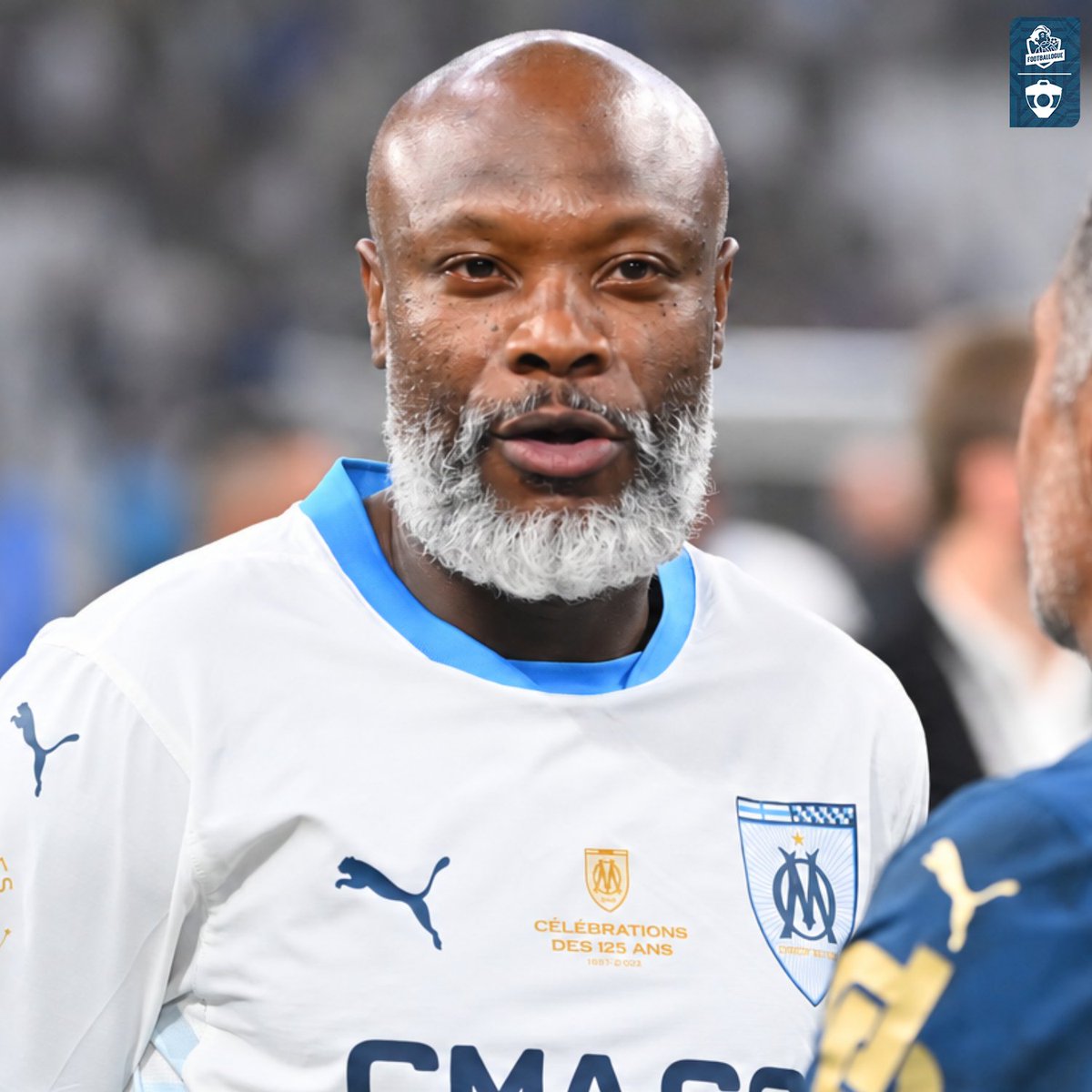 Footballogue's tweet photo. William Gallas estime que la Ligue 1 n'a 𝗥𝗜𝗘𝗡 𝗔̀ 𝗘𝗡𝗩𝗜𝗘𝗥 aux 4 autres championnats du top 5 européen ! ❌🇫🇷

"Les gens qui disent que la Ligue 1 n'est pas un championnat à la hauteur, je vais être clair :

𝗤𝗨𝗜 𝗔 𝗚𝗔𝗚𝗡𝗘́ 𝗟𝗘𝗦 𝗗𝗘𝗨𝗫 𝗗𝗘𝗥𝗡𝗜𝗘̀𝗥𝗘𝗦 𝗟𝗜𝗚𝗨𝗘 𝗗𝗘𝗦 𝗖𝗛𝗔𝗠𝗣𝗜𝗢𝗡𝗦 ? 𝗖'𝗘𝗦𝗧 𝗧𝗢𝗨𝗧 !

La seule différence, c'est qu'en Ligue 1, tu as peut-être qu'un ou deux clubs qui se battent pour le titre, contrairement à la Premier League...

Mais à la fin, quel club anglais a remporté la Ligue des Champions dernièrement ? On peut parler des Allemands, on peut parler des Espagnols... 

𝗜𝗹 𝗻𝗲 𝗳𝗮𝘂𝘁 𝗽𝗮𝘀 𝘀𝗼𝘂𝘀-𝗲𝘀𝘁𝗶𝗺𝗲𝗿 𝗹𝗮 𝗟𝗶𝗴𝘂𝗲 𝟭 !"

(IG : aaroncikaya)