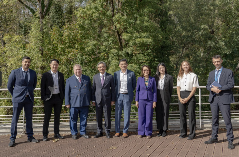 onera_fr's tweet photo. Le 17/09, l'ONERA a accueilli une délégation du DSO National Laboratories. Nos présidents Chee Hoo Cheong &amp; Emmanuel Chiva ont signé le renouvellement de notre accord de recherche.
25 ans de coopération radar, optique, quantique et robotique IA.

@SONDRA_fr 

#Collaboration #DSO https://t.co/QspSMWpKUr