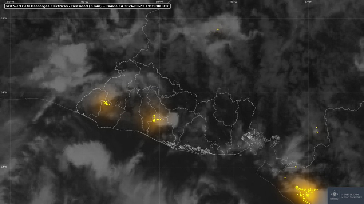 elnoticiero_6's tweet photo. #EN6 | A esta hora, se registran lluvias acompañadas de actividad eléctrica en sectores al norte de los departamentos de La Paz y Sonsonate. 

Se prevé que estas condiciones continúen de manera puntual en las zonas cercanas.

Fuente: Medio Ambiente https://t.co/o6B04yrIlQ