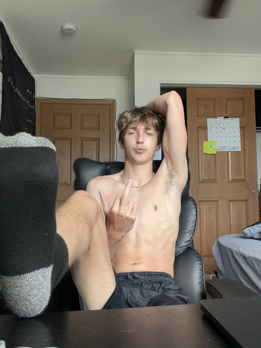 Findomasterclay's tweet photo. Living another day funded by subs like you😂 https://t.co/JEjopNcipk
