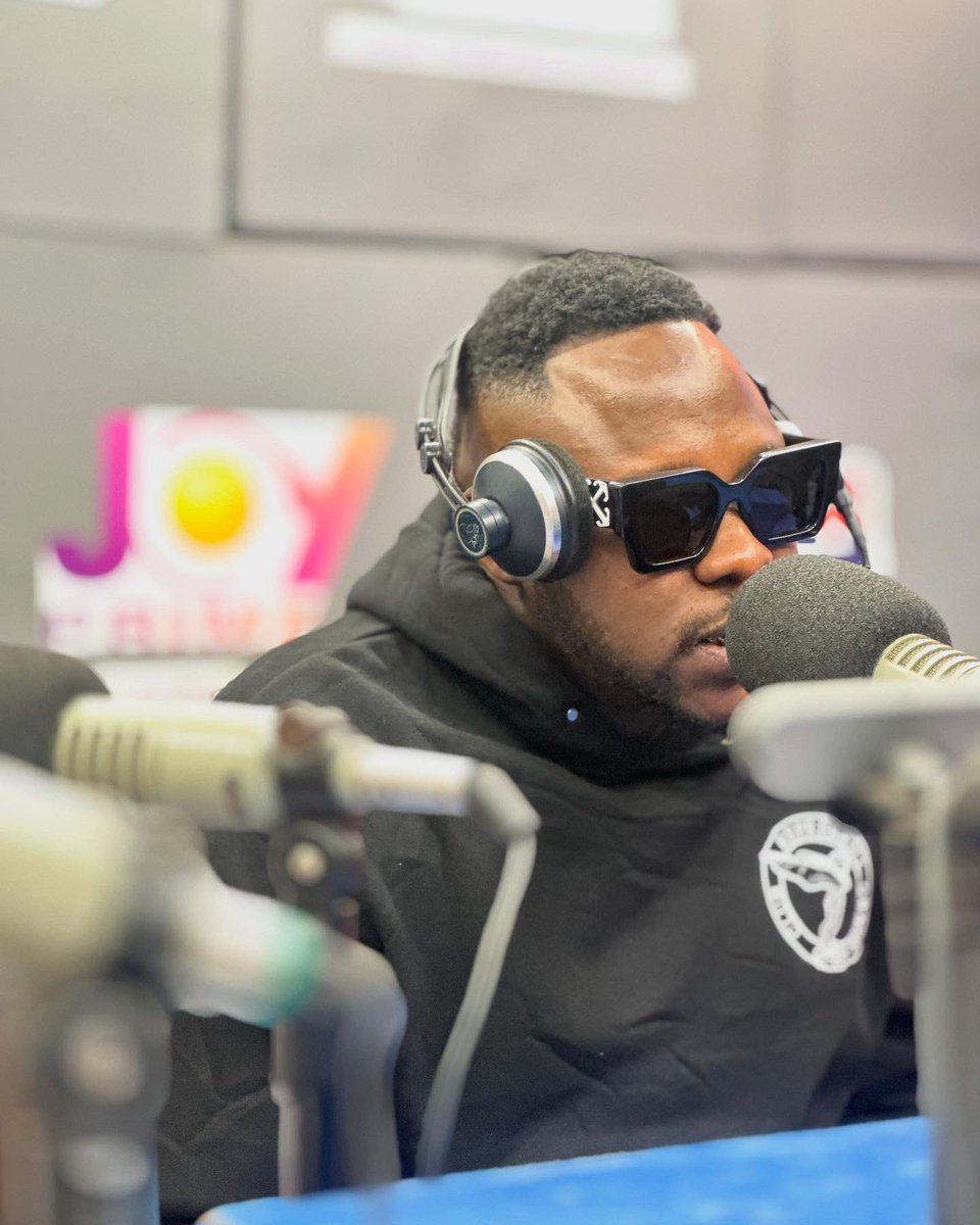 sikakye_1's tweet photo. The greatest Ghanaian musician of all time is about to save the Ghana music industry like he's been doing over the years,in this coming October with The SPACESHIP ALBUM. 

MEDIKAL

ANTICIPATE‼️ https://t.co/8exm4vyO6d