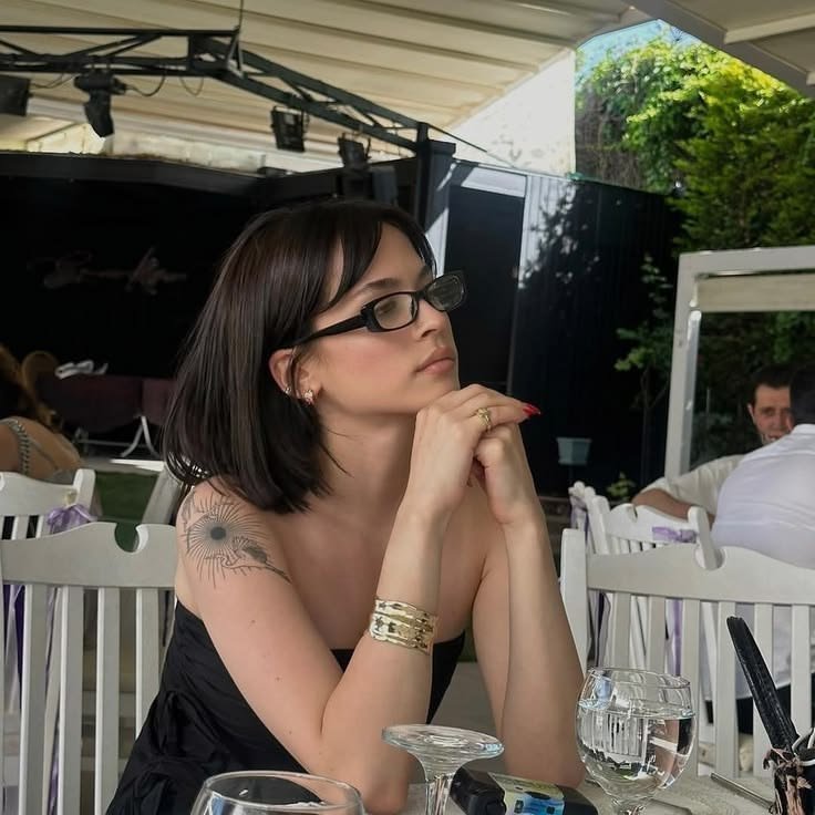 lsudeeyyy's tweet photo. @imaabtchboss o sirada helinin daha oyuncu bile olmadan onceki guzelligi🤍 https://t.co/ndI0FhWbJR