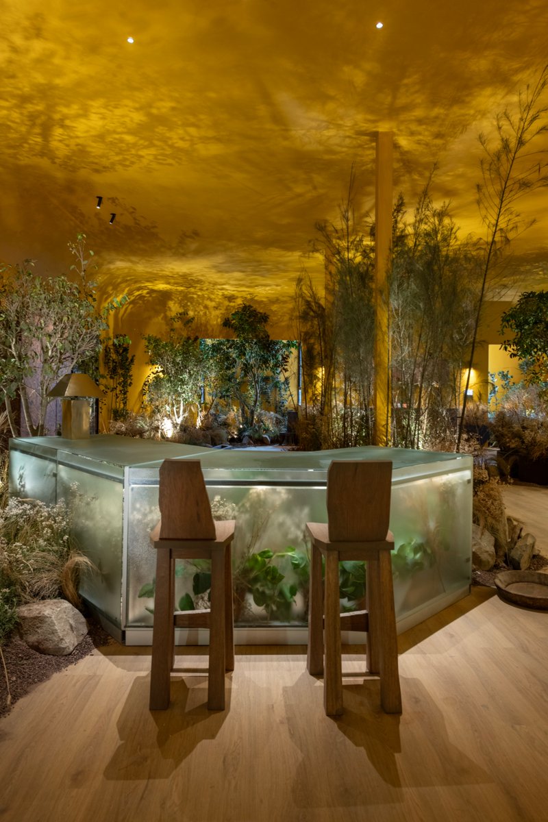 CASACORPERU's tweet photo. Augusta Pastor y Santiago Roose se inspiran en la paleta de Van Gogh para fijar la luz de un momento del día en un espacio cotidiano, con la colección Van Gogh Museum Edition de Teka. #CASACORPerú2026 #CASACORPerú #Arquitectura #Diseño https://t.co/6EaBqQxEdJ