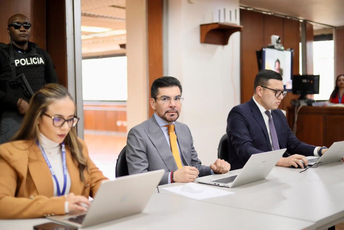 FiscaliaEcuador's tweet photo. #AHORA | #CasoSinohydro: con la presencia del fiscal general del Estado (e), #LeonardoAlarcón, se reinstala la audiencia de suspensión condicional de la pena solicitada por 12 personas sentenciadas por el delito de #Cohecho. El Tribunal comunicará su resolución. https://t.co/cnyvGUJOt4