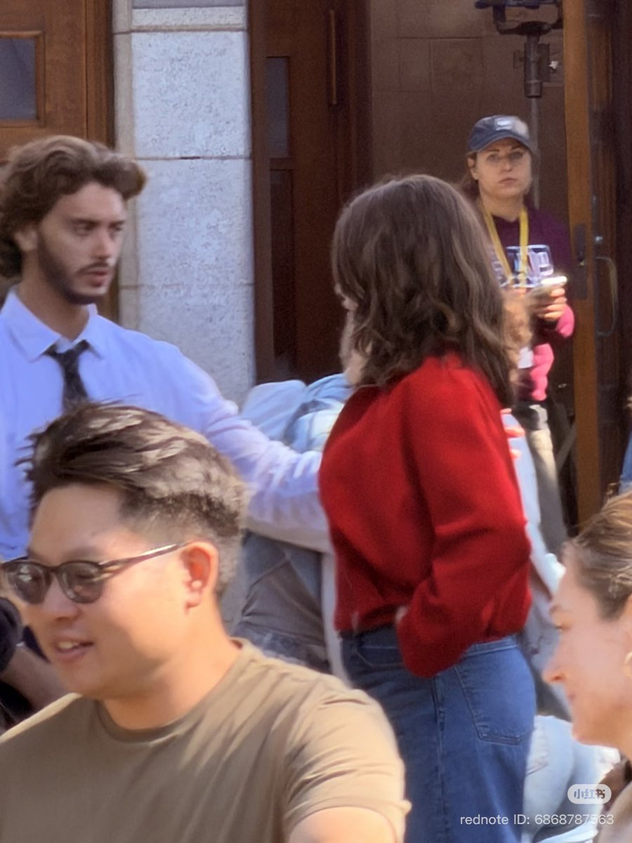 offcampusseries's tweet photo. More of Antonio, Belmont, &amp; Ella on set of Off Campus

ID: 6868787563 via rednote https://t.co/G5caRJM0ui