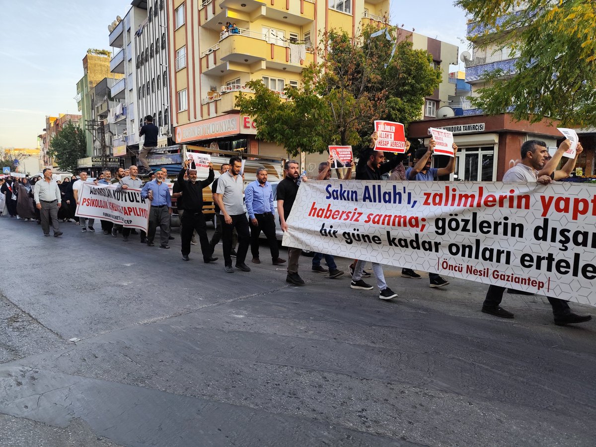 GantepFurkan's tweet photo. YETER ARTIK, ZULME SON VERİN! 

Gaziantep Furkan Hareketi mensupları olarak Alparslan Kuytul Hocaefendi ve kardeşlerimizin haksız tutukluğuna bir kez daha tepki göstermek amacıyla 11.kez #ÖzgürlükYürüyüşü ve #AdaletBekleyişi gerçekleştirdik. 

📍Şehitkamil-Gaziantep https://t.co/YS1DlUvBVM
