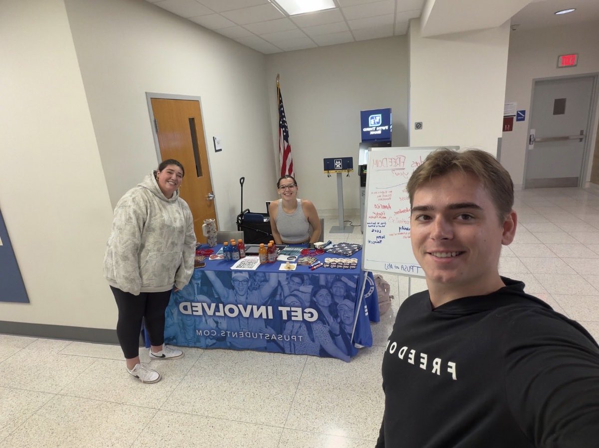 RubyRosenblum's tweet photo. Another great day doing tabling https://t.co/nZyDOu3Hpf