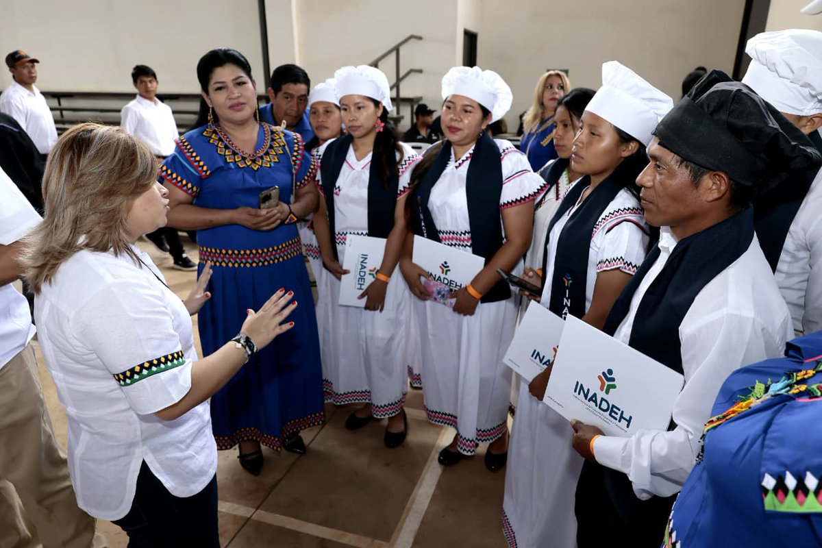 InadehOficial's tweet photo. Un total de 363 personas de la comarca Ngäbe-Buglé recibieron sus certificados tras culminar diferentes programas de formación profesional impartidos por el @inadehoficial 🙌🏻📚.

#ConPasoFirme https://t.co/1ZYnnwSBnY