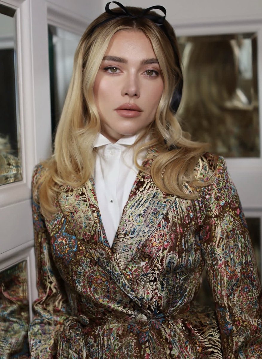 bestofpugh's tweet photo. FLORENCE PUGH OH WOW https://t.co/H6fl8qdEUi