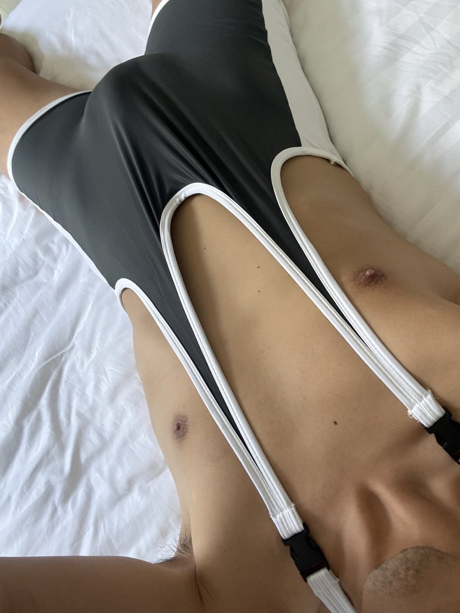 MuscleBearTH's tweet photo. Bodysuit #4 🎽 สีเทา-ขาว https://t.co/yNWegGmPTo