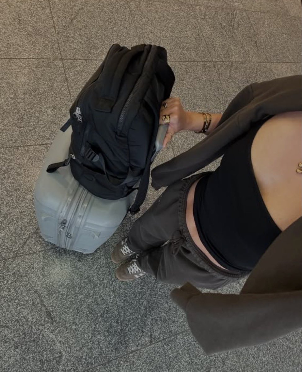 GODDESSAletaa's tweet photo. Quién quiere financiar mi próxima aventura? 
La disfrutaré por los dos 😚 https://t.co/KP5QGDJoNh
