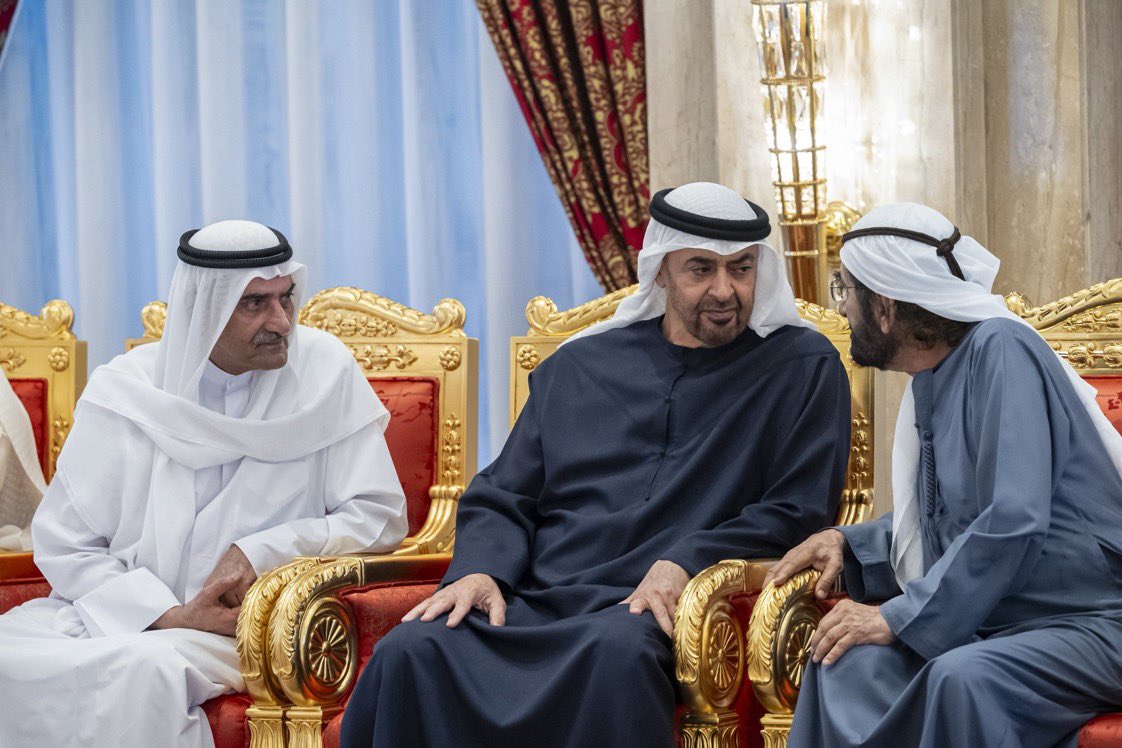 bodiabb_'s tweet photo. ولو فقدت إخوانك، لك في كل إمارة إخوان… ومحمد أخوك وسندك، مثل ما قلت فيه:

وأنا عندي لـحَـزَّةْ الـحَـزِّهْ سـنـادْ
إسـمِـهْ مـحـمدْ ولــي عـندهْ عـهودْ https://t.co/8ii6lFJjZf