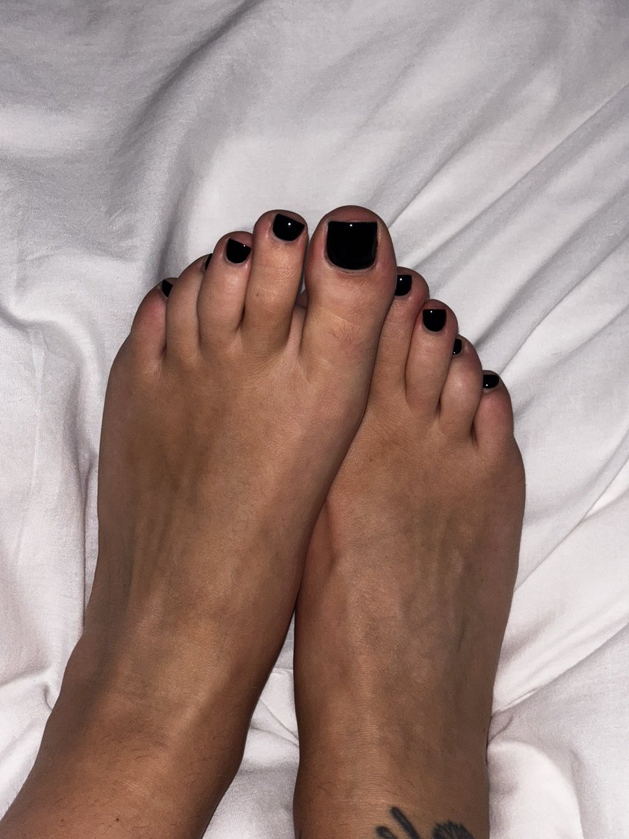 VelvetLola20's tweet photo. @Casualfeet1 @SophieMB1990 💋💋 https://t.co/466AqXYMzW