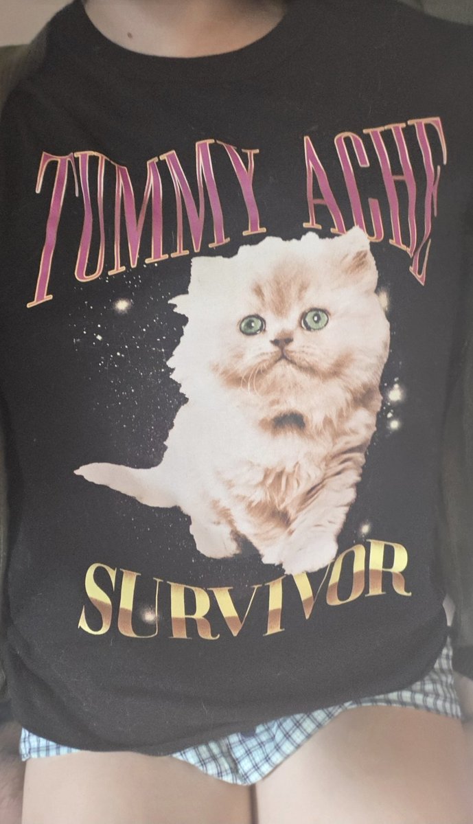 doeseraphim's tweet photo. i luv my spicy tonkotsu ramen but now my tummy hurts >-<

my shirt is very fitting rn https://t.co/AU0veaOhml