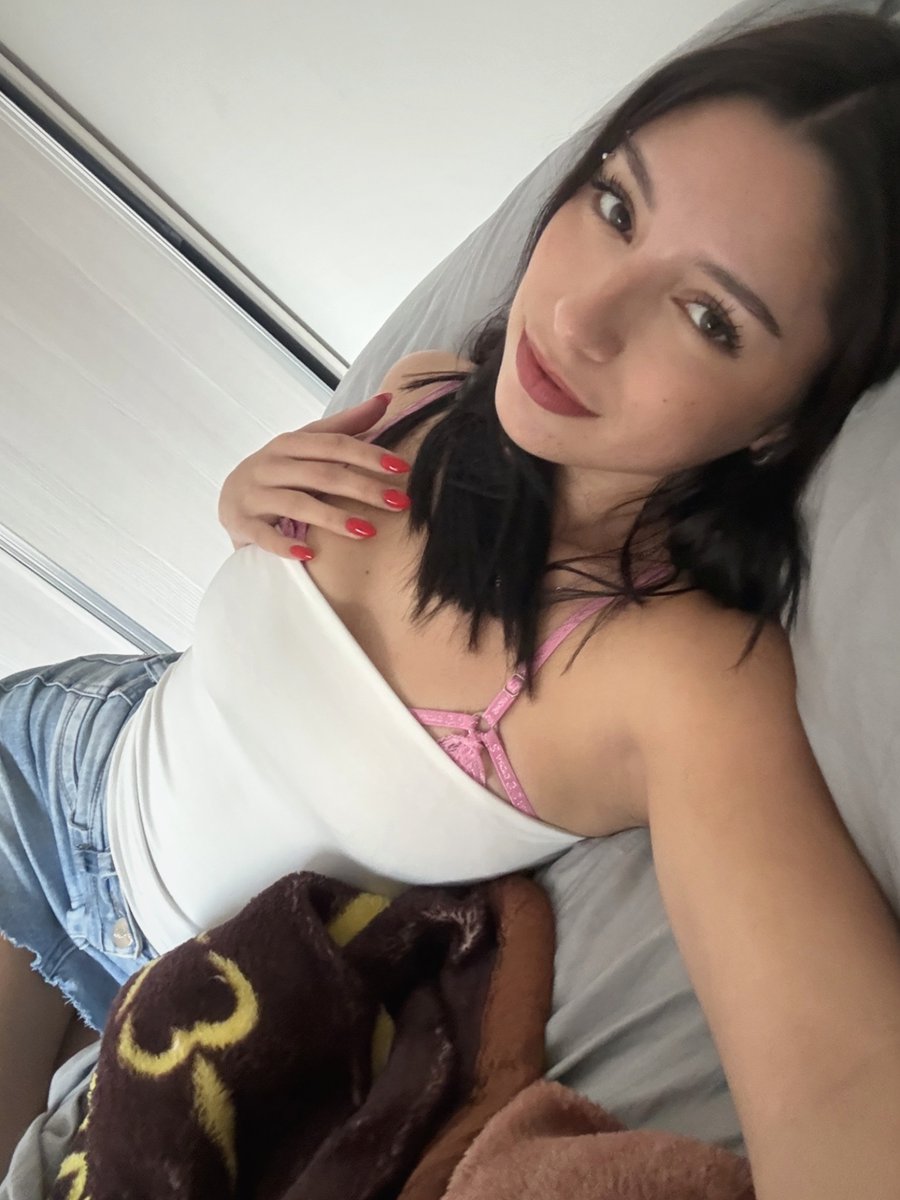 princessdaw2tx's tweet photo. Wanna curl up with me? https://t.co/yN5KG6WCVx