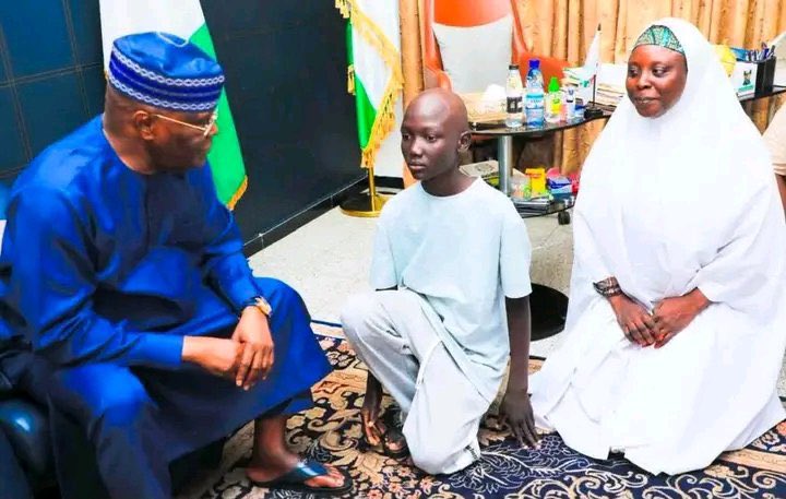 NigeriaStories's tweet photo. BREAKING: Atiku Abubakar hosted  viral miner kid Yusuf Aliyu today in Abuja. https://t.co/DlDTz7LlFX