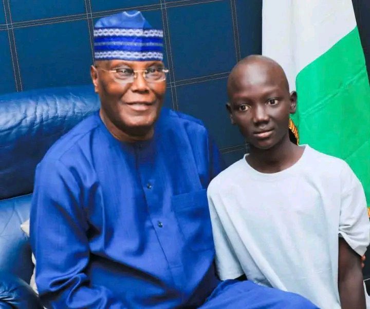 NigeriaStories's tweet photo. BREAKING: Atiku Abubakar hosted  viral miner kid Yusuf Aliyu today in Abuja. https://t.co/DlDTz7LlFX