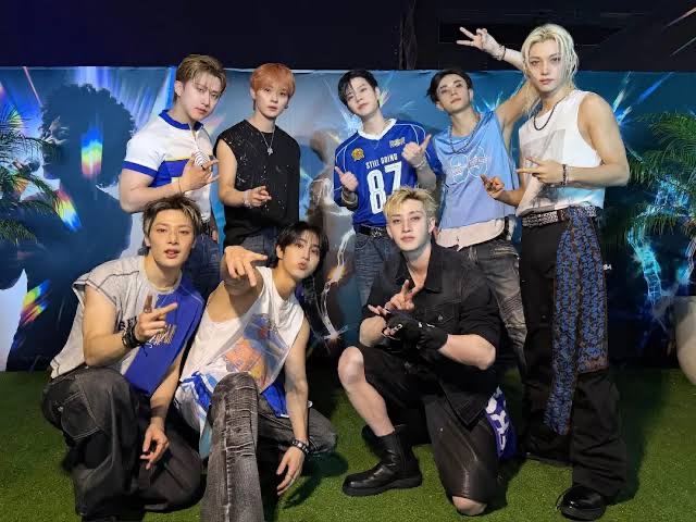 hitmagazine_br's tweet photo. Efeito Brasil?! 🇧🇷

Stray Kids (@Stray_Kids) dispara nas redes após apresentação histórica no Rock in Rio 2026 (@rockinrio)

https://t.co/PTTbFGgDKr

#STRAYKIDS #ROCKINRIO https://t.co/lizkZodUYM