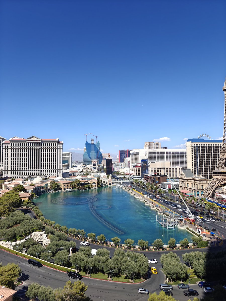 7Ten's tweet photo. Walked my first US marathon. 36C heat is no joke! Had to lap casinos when it got late, but I made it! 

Hopefully next year I will have continued to make healthy progress. https://t.co/zWELCuaI2H