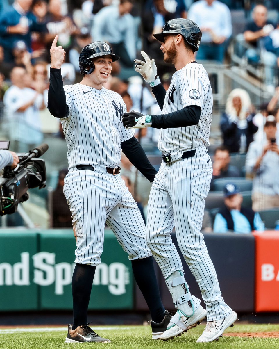 Yankees's tweet photo. Dub Delivered. 

#RepBX https://t.co/PIaBIW2jDB