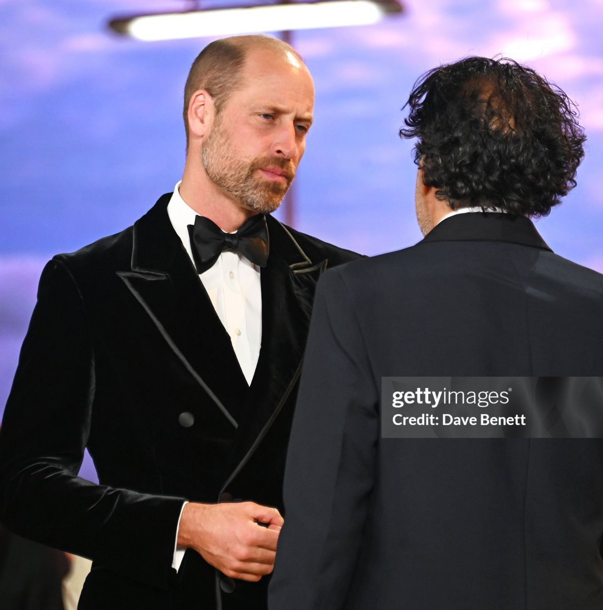 freedom_007__'s tweet photo. Prince William talking to film director Alejandro González Iñárritu. https://t.co/k4eL6nrQWD