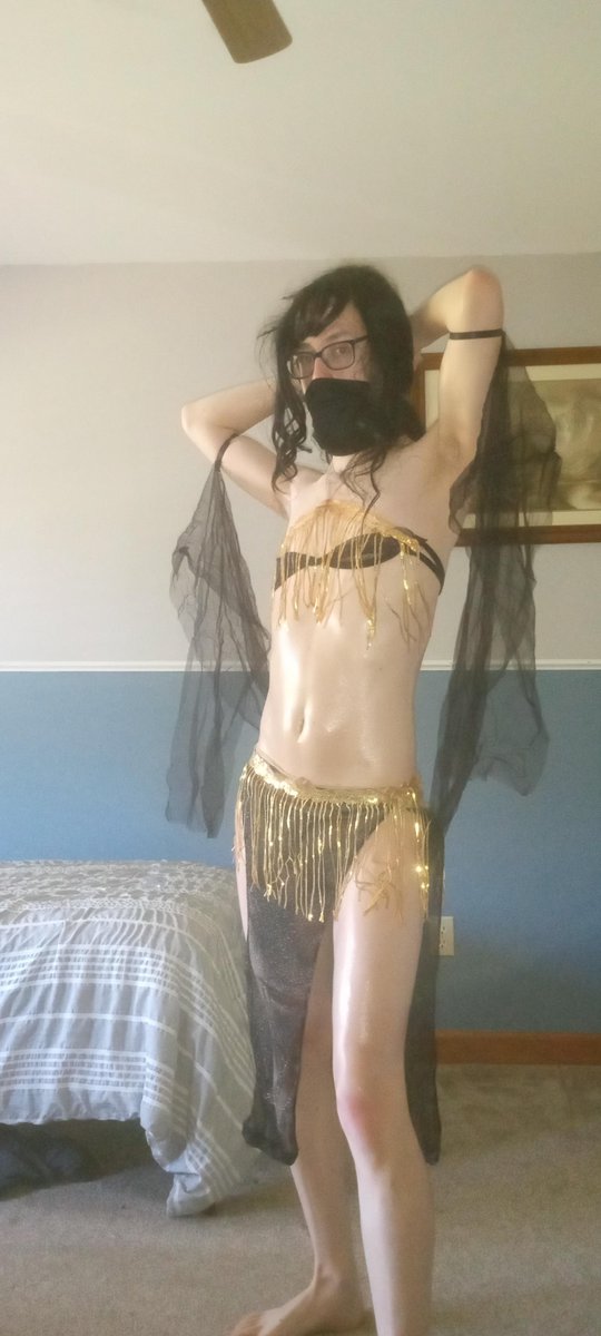 creamer090's tweet photo. do I look like royalty? #femboy #cosplay https://t.co/90rmbBKUl6