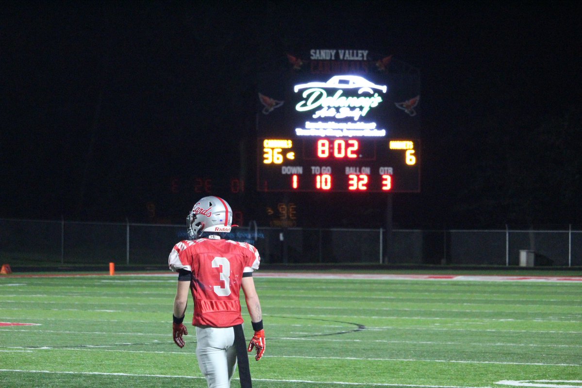 SVCardsFootball's tweet photo. Week 5 Finnicum Hometown Insurance Agency Player of the Game, #3 Chase Helwig!
⭐️
Helwig caught 6 receptions for 83 yards in the Sandy Valley win over Malvern. He caught a touchdown for the Cardinals. Defensively Helwig earned 3 tackles, 2 of which were solo and defended 2 passes https://t.co/Xqs9r3ErnR