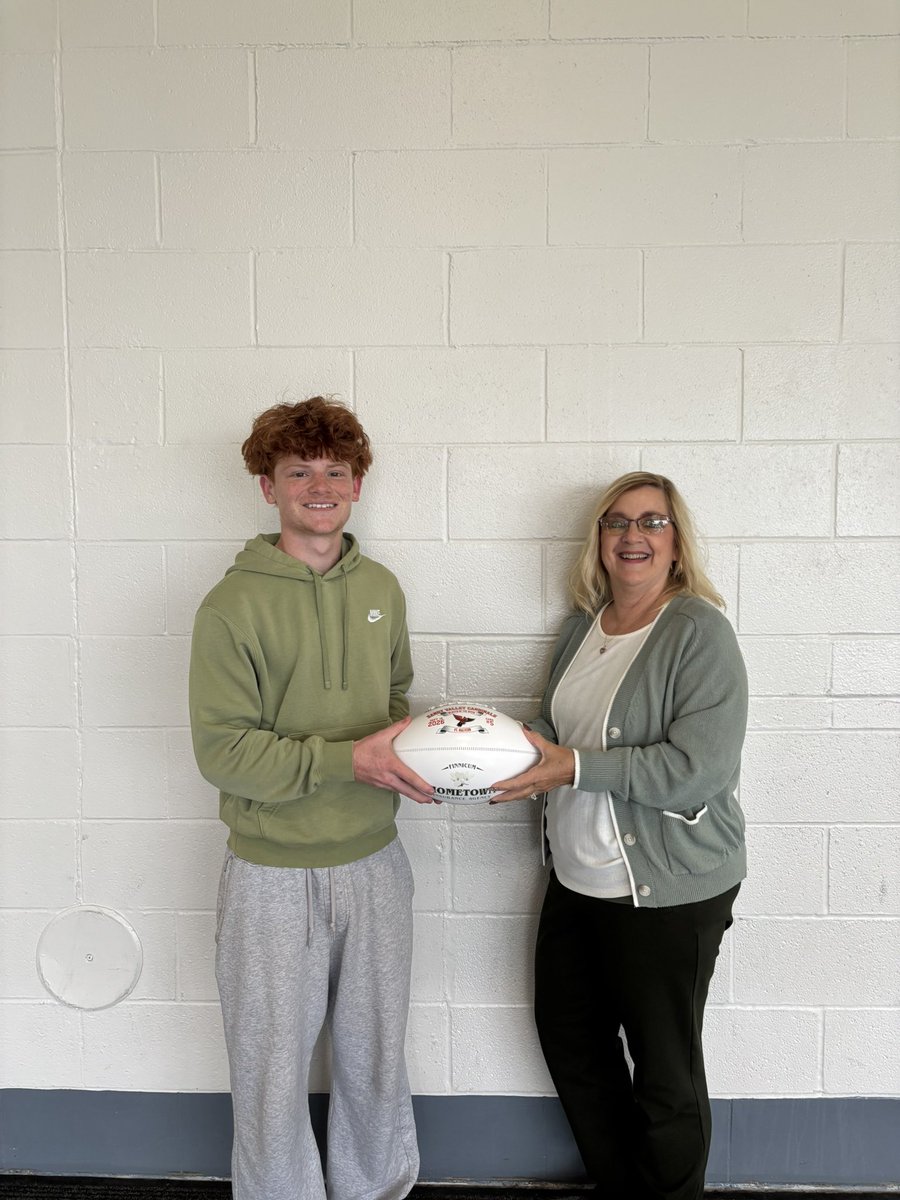 SVCardsFootball's tweet photo. Week 5 Finnicum Hometown Insurance Agency Player of the Game, #3 Chase Helwig!
⭐️
Helwig caught 6 receptions for 83 yards in the Sandy Valley win over Malvern. He caught a touchdown for the Cardinals. Defensively Helwig earned 3 tackles, 2 of which were solo and defended 2 passes https://t.co/Xqs9r3ErnR
