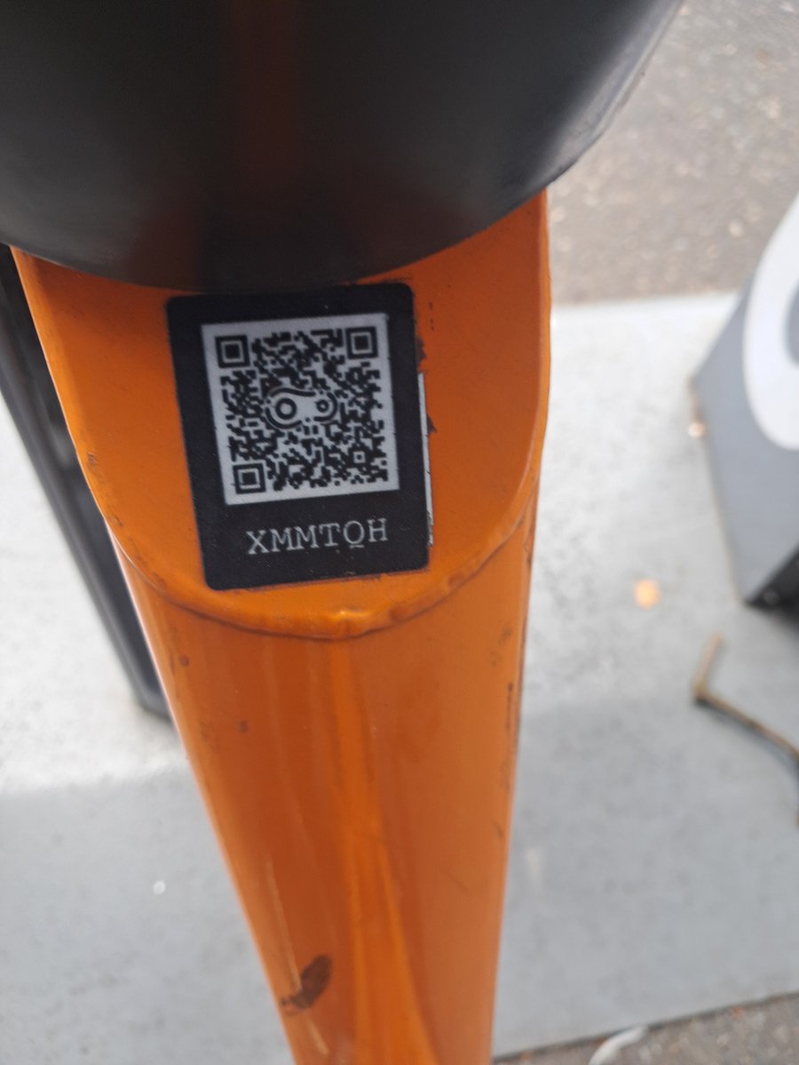 Miraesecielo's tweet photo. @tembici_co @CarlosFGalan @SectorMovilidad Hola @tembici_co viaje el 22 de septiembre, desde el Virrey a Teusaquillo ¿adivinen qué pasó con su bici «eléctrica"? Dejo de funcionar a mitad de camino. Una vez más, pero para cobrar si no tienen problemas. Otra vez más su pésimo servicio. https://t.co/LXkFTApk8U