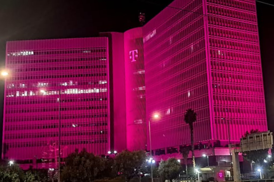 Costas_Melas's tweet photo. Το Μαρούσι έγινε σαν την ταινία Barbie. Πως κατάντησαν έτσι ένα από τα ωραιότερα κτίρια της πόλης. https://t.co/8EyJJYsFDu