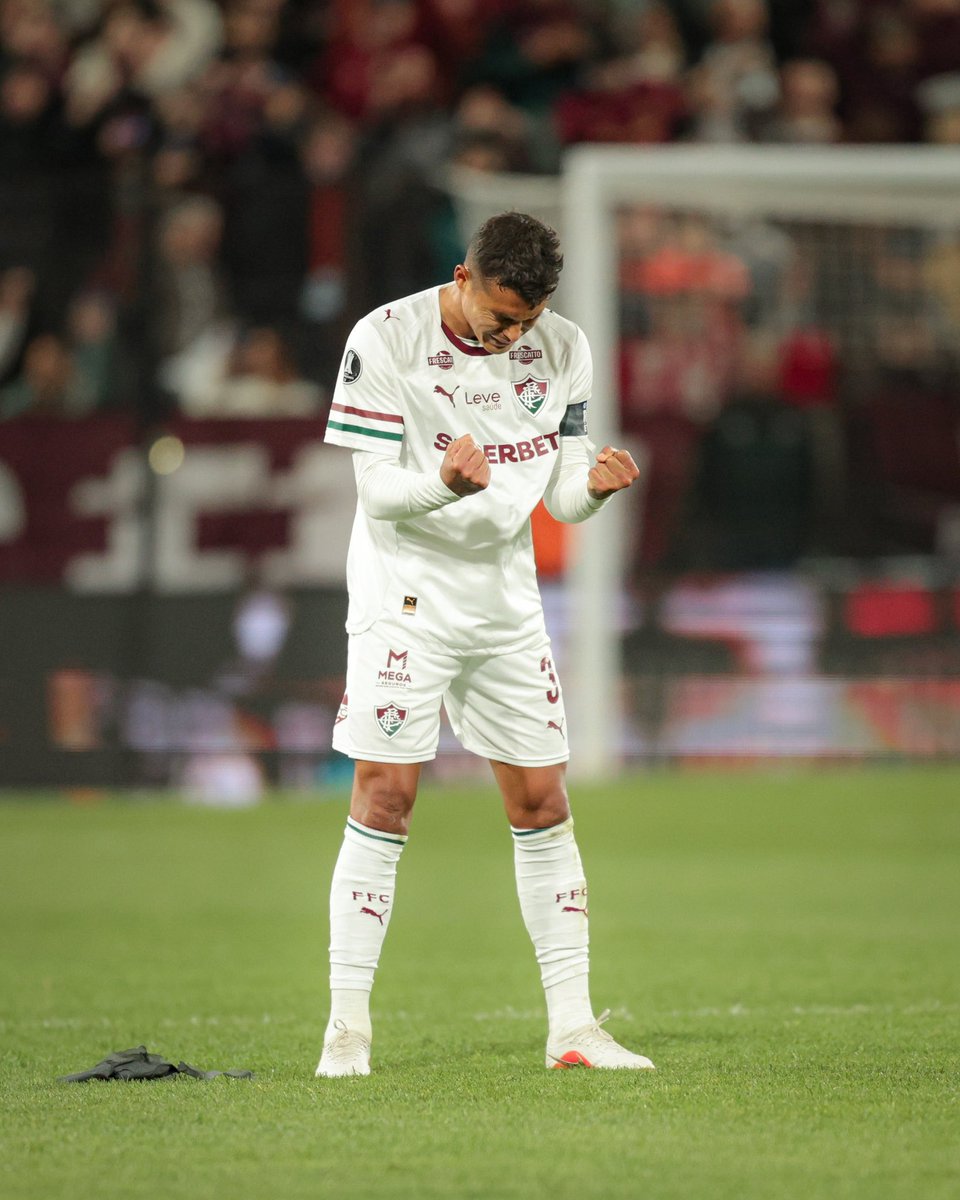 FluminenseFC's tweet photo. 🎵 𝙂𝙪𝙚𝙧𝙧𝙚𝙞𝙧𝙤 𝙙𝙖 𝙯𝙖𝙜𝙖 𝙏𝙧𝙞𝙘𝙤𝙡𝙤𝙧
𝙍𝙖𝙘̧𝙖, 𝙝𝙖𝙗𝙞𝙡𝙞𝙙𝙖𝙙𝙚 𝙚 𝙫𝙞𝙜𝙤𝙧
𝙏𝙝𝙞𝙖𝙜𝙤 𝙎𝙞𝙡𝙫𝙖 𝙚́ 𝙧𝙚𝙞
𝙅𝙖𝙢𝙖𝙞𝙨 𝙚𝙨𝙦𝙪𝙚𝙘𝙚𝙧𝙚𝙞
𝙊 𝙢𝙞𝙩𝙤 𝙦𝙪𝙚 𝙖 𝙩𝙤𝙧𝙘𝙞𝙙𝙖 𝙘𝙤𝙣𝙨𝙖𝙜𝙧𝙤𝙪 🎵

A gente te ama, Monstro! Feliz aniversário 🥹❤️💚 https://t.co/1ZwqrKMhp6