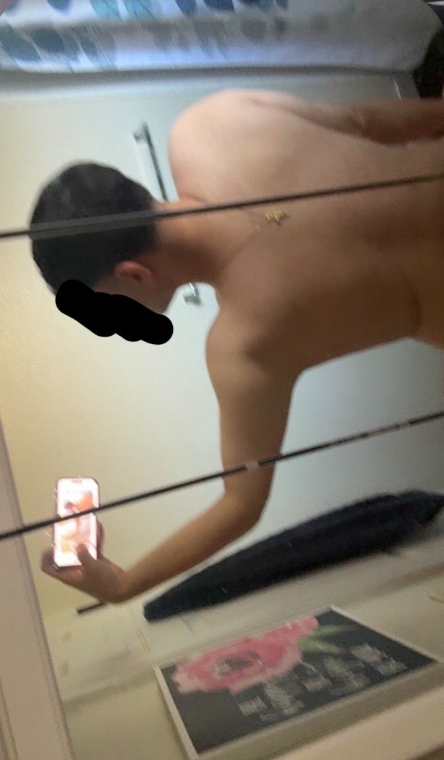 rietheqt's tweet photo. chubby but still got a pretty back, should i hit chat? #gay #bubblebutt #nsfw https://t.co/uwbdK1cpJu
