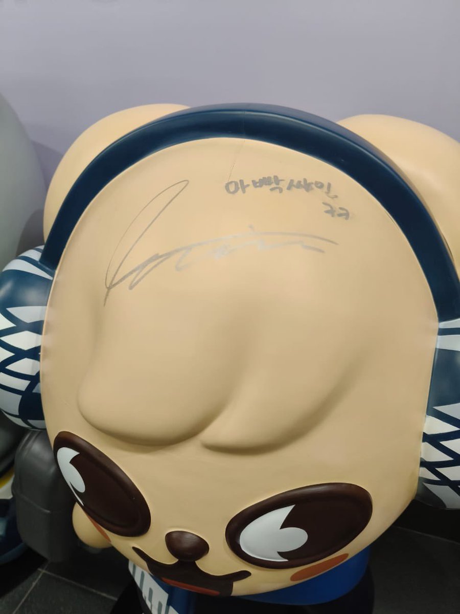 skzinfoespmx's tweet photo. Las figuras 3D SKZOO qué llegaron a México si tienen la firma de I.N y Seungmin 🥹

Y los demás traen unos dibujitos que le hicieron los chicos https://t.co/Ic7udHqGqa