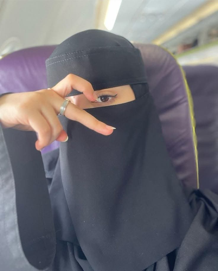 a_GR__2j's tweet photo. زواج مسيار من سوريه في المدينه المنوره 
انثى جميلة انا سوريه عمري ٣٥ سنه مطلقه بدون اطفال ساكنه في العزيزيه  عندي شقه تابعه للشغل  .. ملامح جسم ممشوق شعري طويل انيقة رومانسيه طولي 163 وزني 68  موظفه خبيرة تصفيف شعر وميك اب  اقبل زواج مسيار
#انا_علي_العهد https://t.co/zG5J1sUdc3