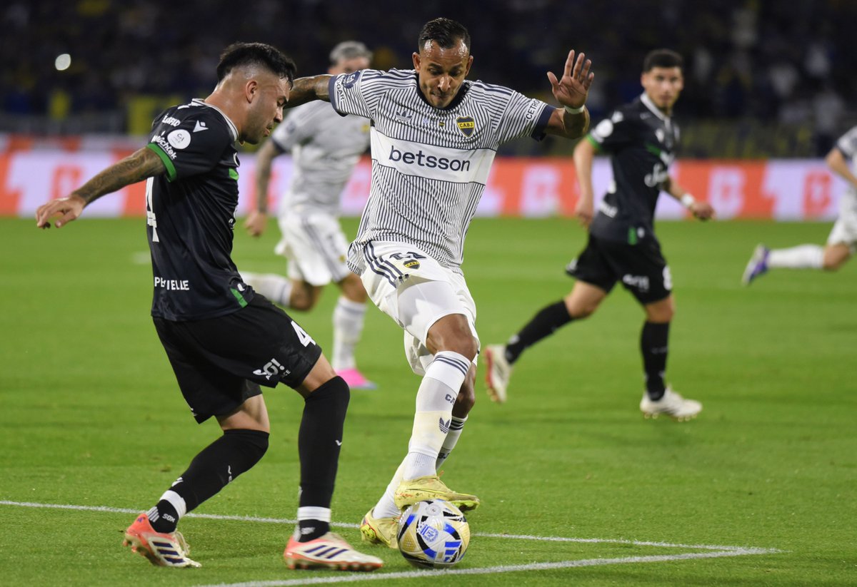 okdobleamarilla's tweet photo. 🚨 #ALERTA | EL TRIBUNAL DE DISCIPLINA LE IMPONDRÁ UN CASTIGO ECONÓMICO A #BOCA

📌El ente disciplinario emitirá a las 19 horas su fallo sobre el reclamo de #Vélez 

📌Según pudo saber @okdobleamarilla, el Tribunal aplicará una severa pena a pagar por el "Xeneize", pero no será eliminado de la #CopaArgentina