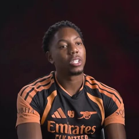 TouchlineX's tweet photo. 🚨 𝗡𝗘𝗪: Myles Lewis-Skelly reveals he uses BUDDHISM and breathing techniques to deal with pressure and nerves before matches. 

🗣️ “There’s a Buddhist concept called the ‘monkey mind’, which is about the restless mind jumping from concern to concern.”

“When I feel pressure, I try to calm my nervous system and bring stillness back to my mind through breathing techniques, music or talking to people.”

“The mind is a muscle, so you have to TRAIN it.”