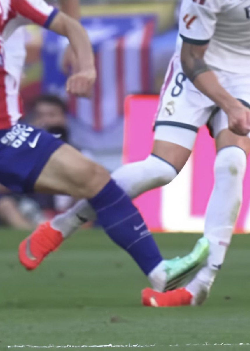 PolymarketSport's tweet photo. 🚨JUST IN: Spain’s Technical Committee of Referees has admitted that Kang-In Lee should have been sent off against Real Madrid https://t.co/5c3El7Icrr